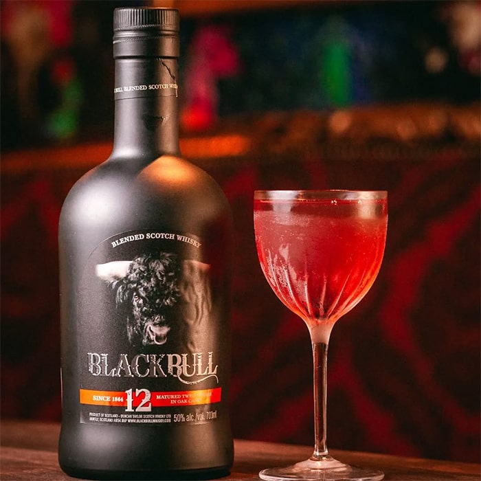 Black Bull 12yo 0,7l 50% + dárková tuba