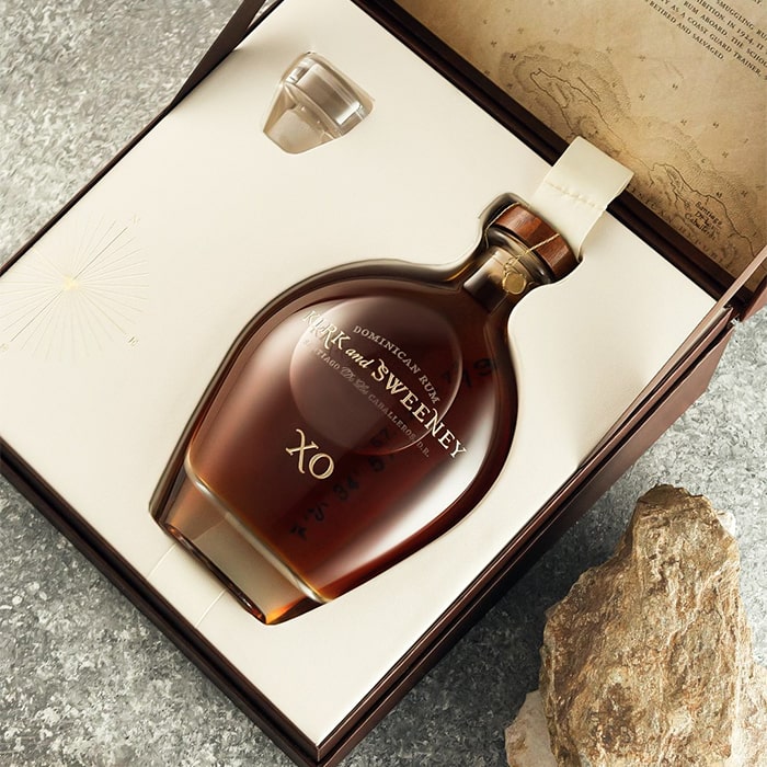 Kirk and Sweeney XO 0,7l 65,5% + dárková kazeta